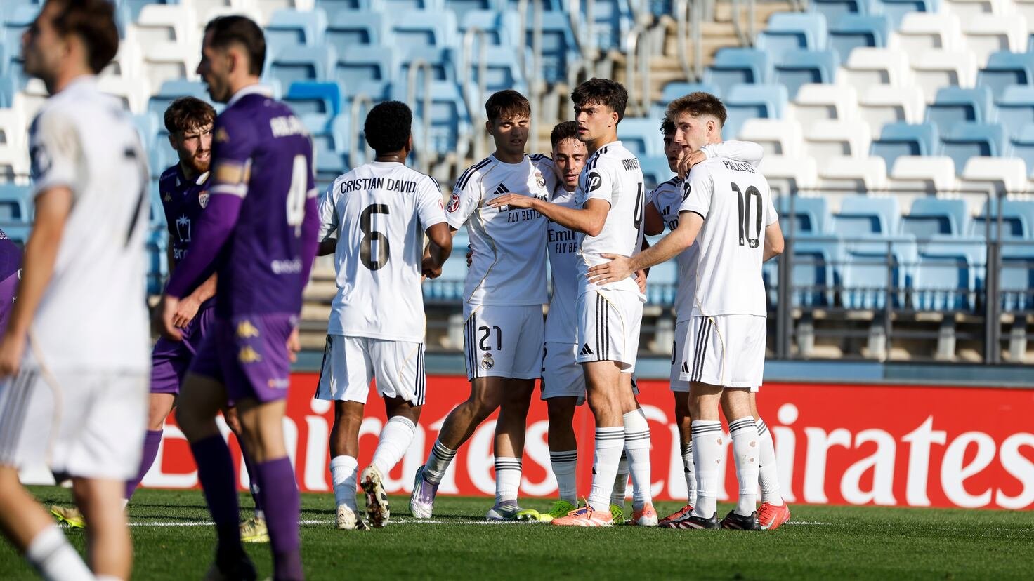 Jugadores del Real Madrid Castilla celebrando un gol en la victoria ante el Guadalajara en el estadio Alfredo Di Stéfano.